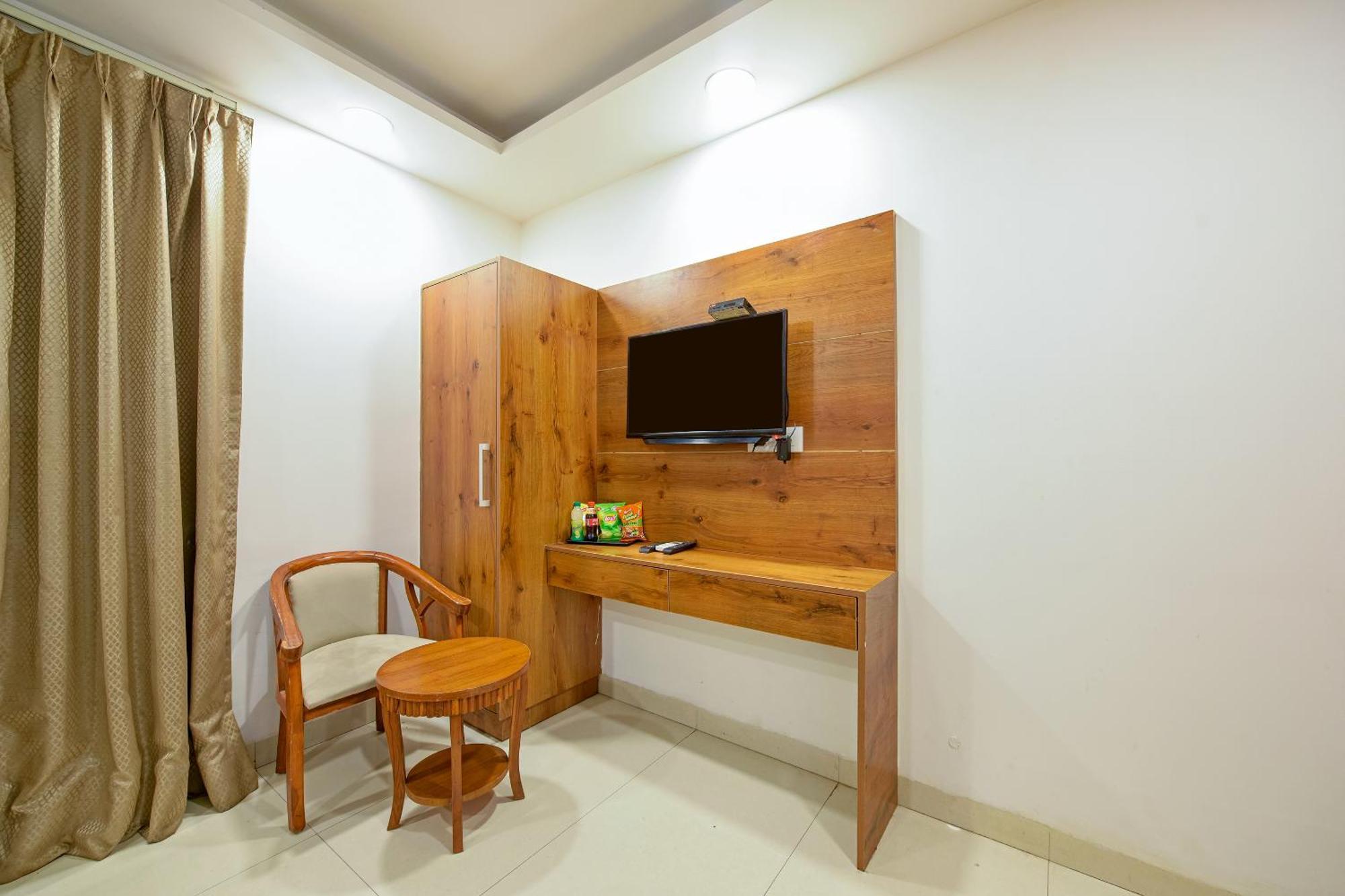 Hotel Grand Qubic Near Delhi Airport Új-Delhi Kültér fotó