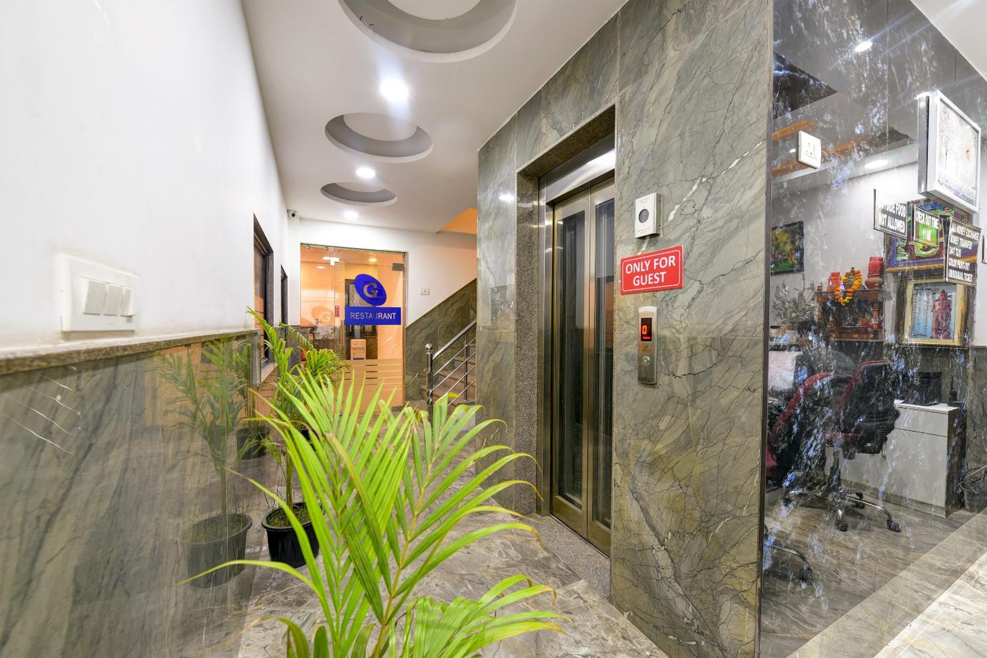 Hotel Grand Qubic Near Delhi Airport Új-Delhi Kültér fotó