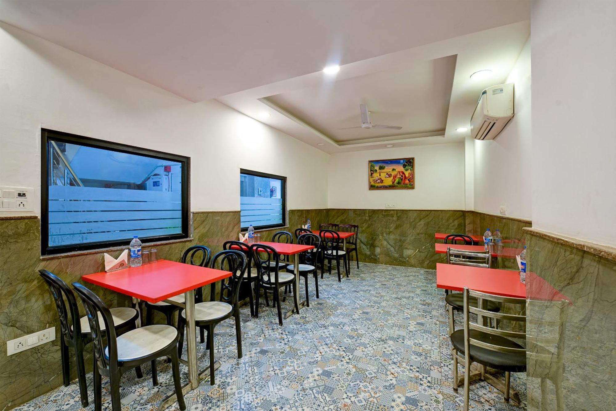Hotel Grand Qubic Near Delhi Airport Új-Delhi Kültér fotó